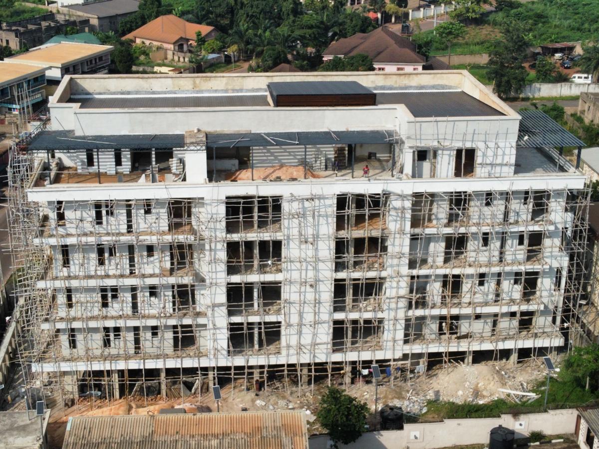 Nondon Luxury Apartment - Image 2